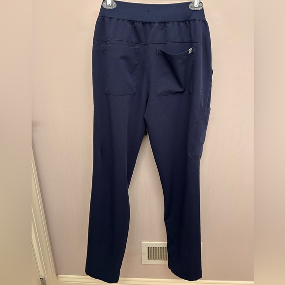 Fabletics Navy Scrub Set - Picture 6 of 12